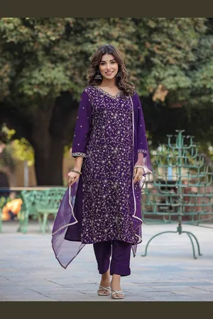 Floral Embroidered Regular Sequinned Kurta With Trousers & Dupatta